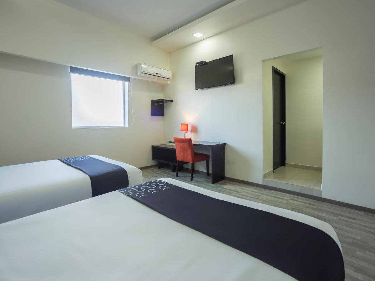Smart Hotel Cintermex Monterrey Exterior foto